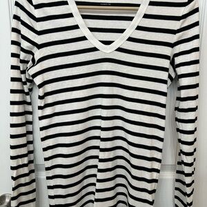 GAP Black and White Striped V-Neck Long Sleeve Top